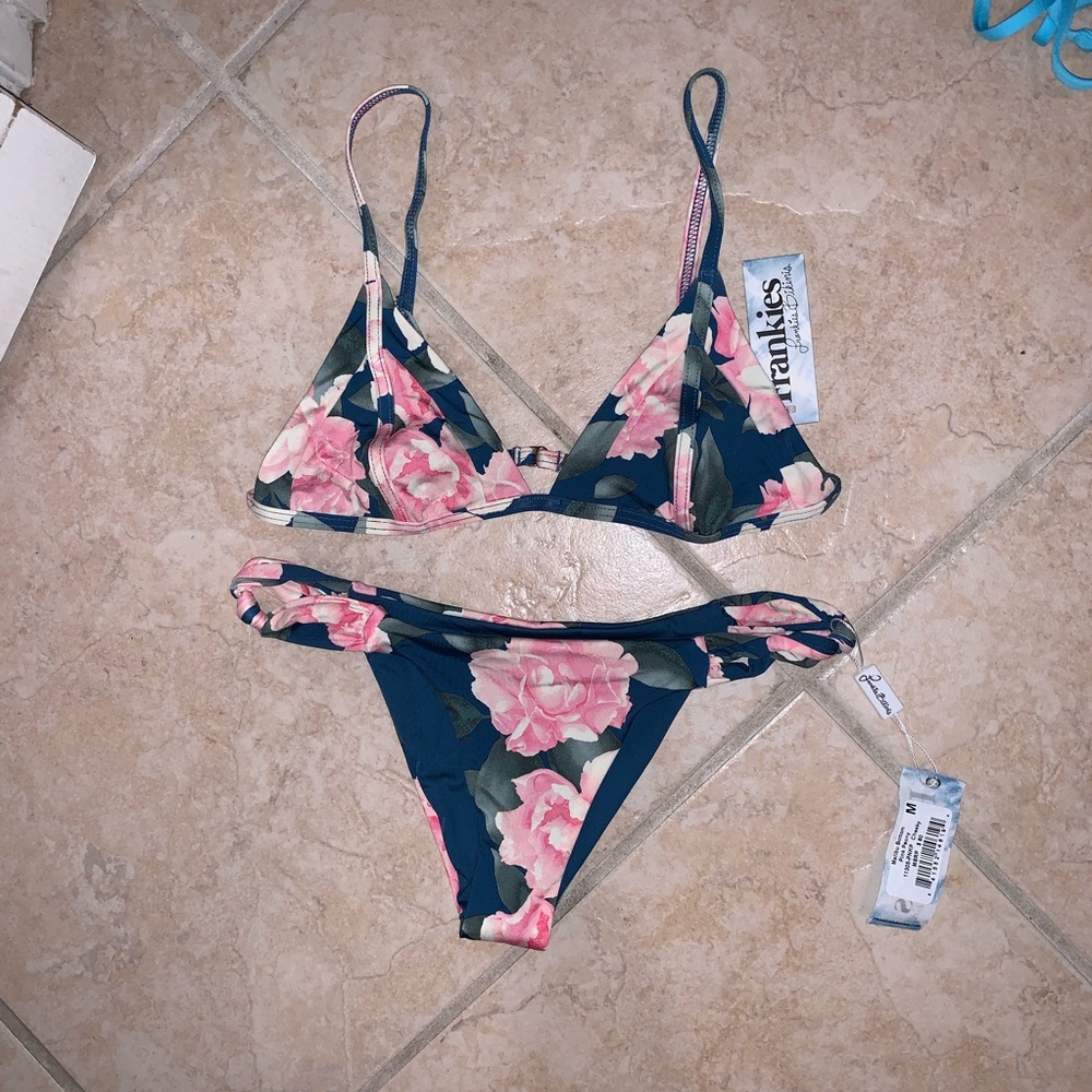Frankie’s bikini